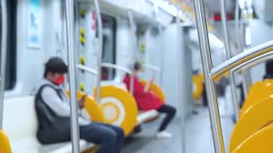 4K实拍疫情下的城市交通运输城市地铁轨道视频的预览图